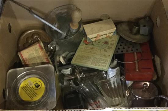 Quantity of kitchenalia